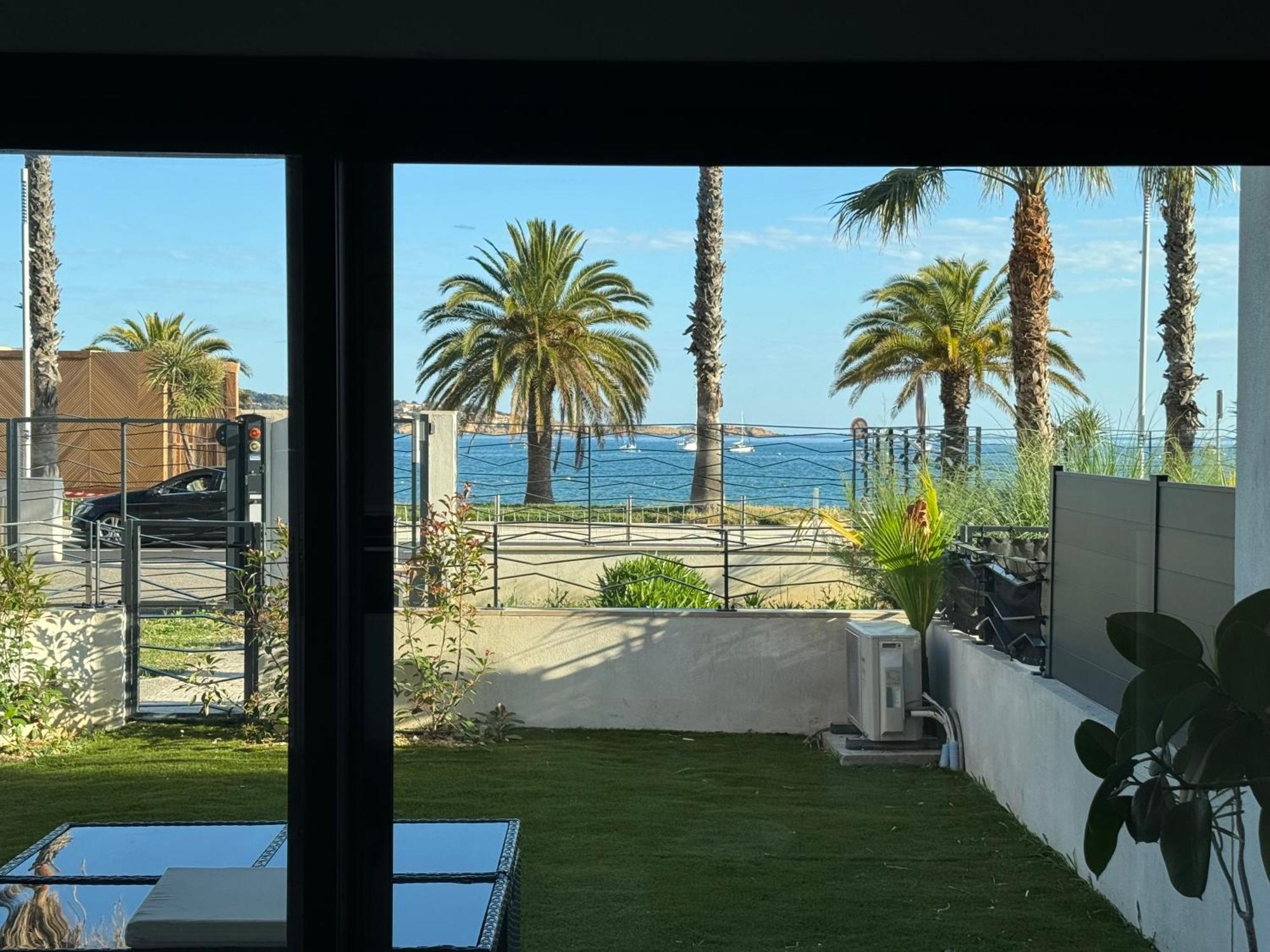 T3 Neuf Avec Terrasse Et Jardin Face A La Mer Bandol Exterior photo